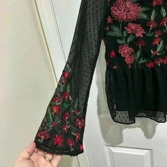American Eagle Black Floral Embroidered Blouse Womens XS **see description** - Picture 4 of 6